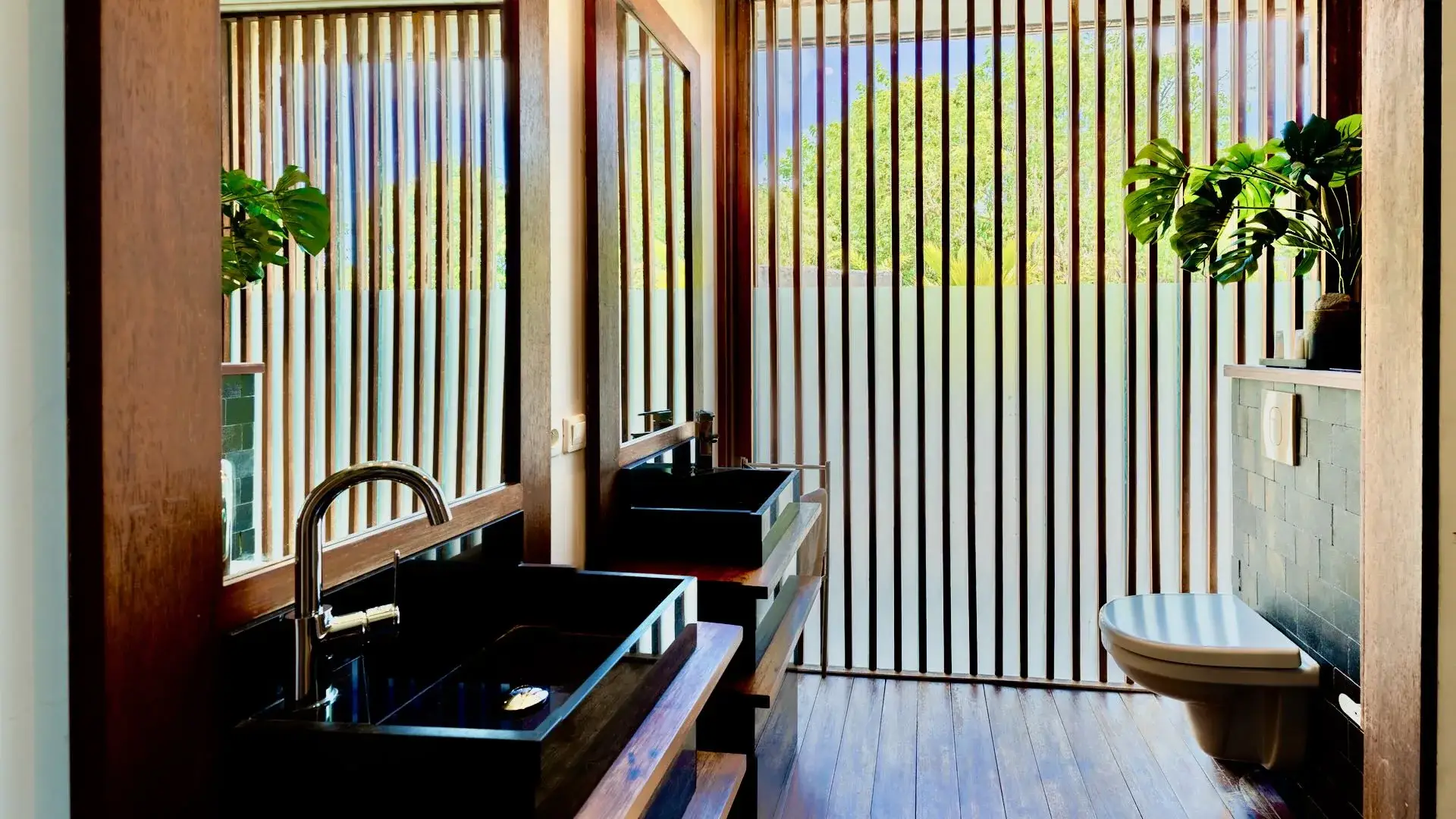 Pietermaai Boutique Hotel - Classic Living Room and TV